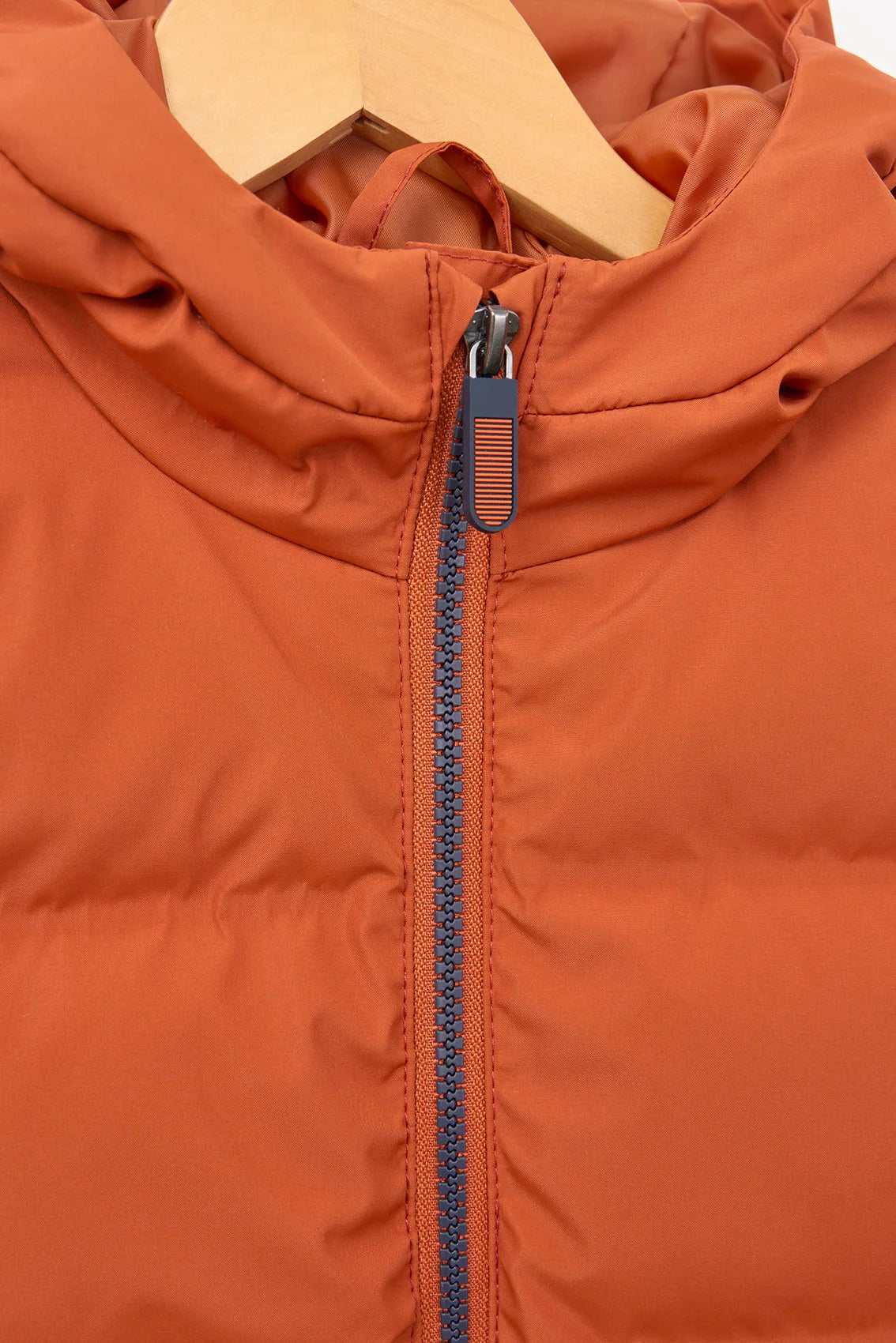 Chubasquero puffy poliéster reciclado unisex
