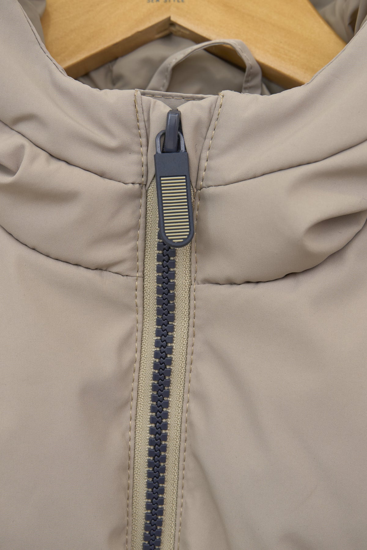 Chubasquero puffy poliéster reciclado unisex