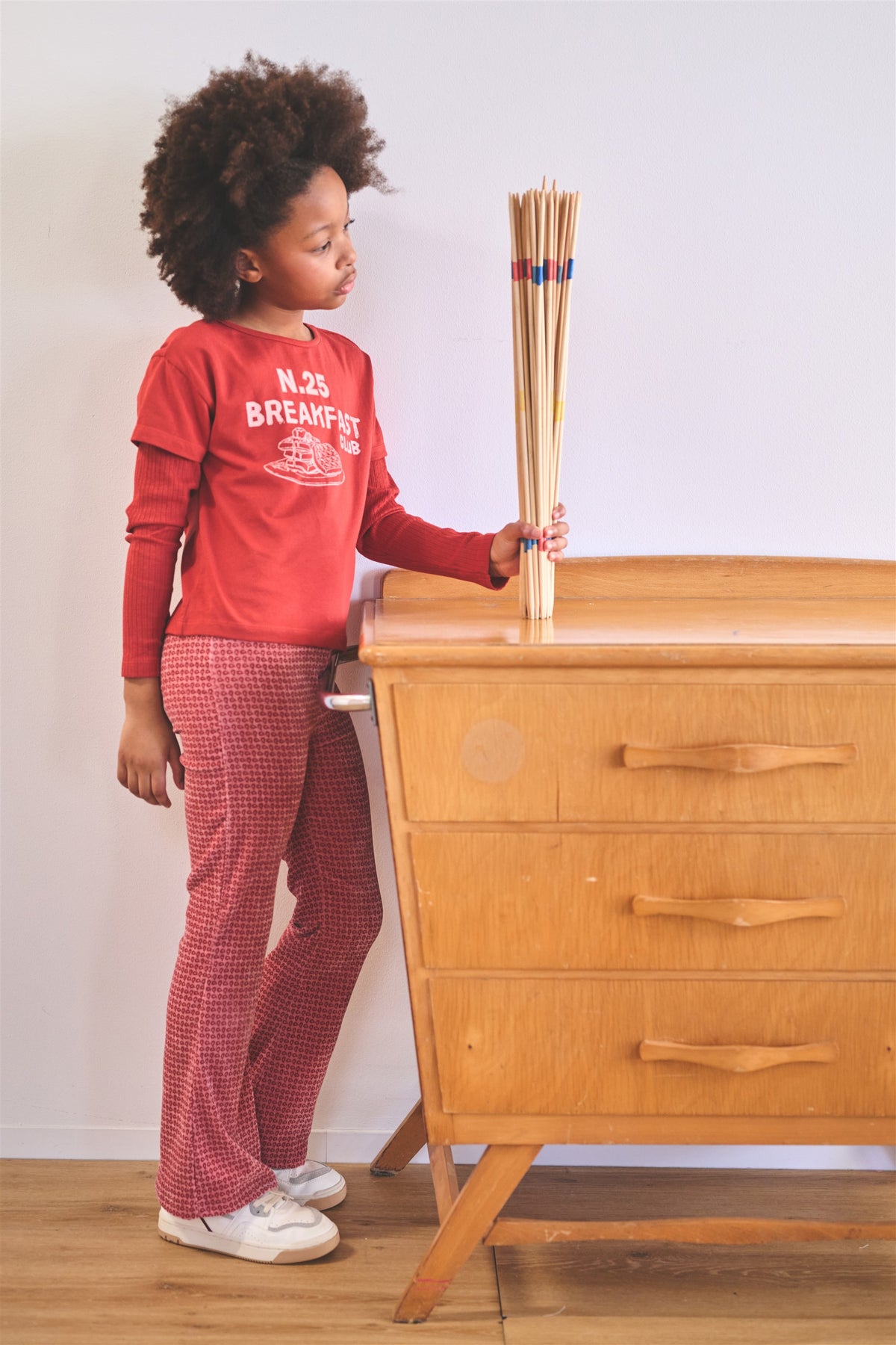 Pantalón de jersey de terciopelo acampanado con estampado integral Sady niña