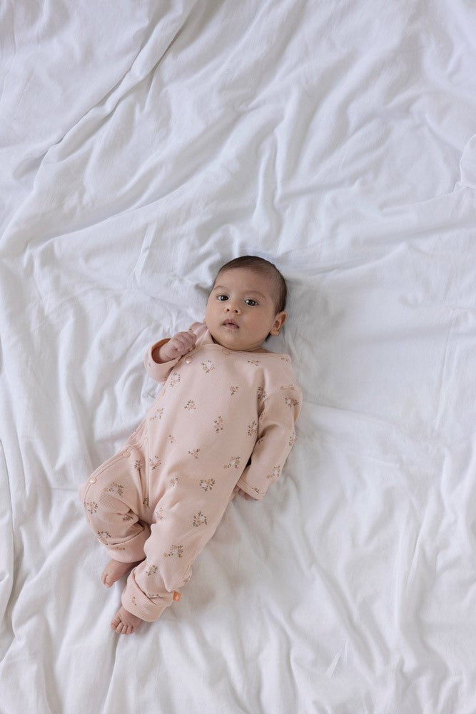 Pijama con pies bebé niña