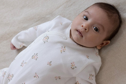 Pijama con pies bebé niña