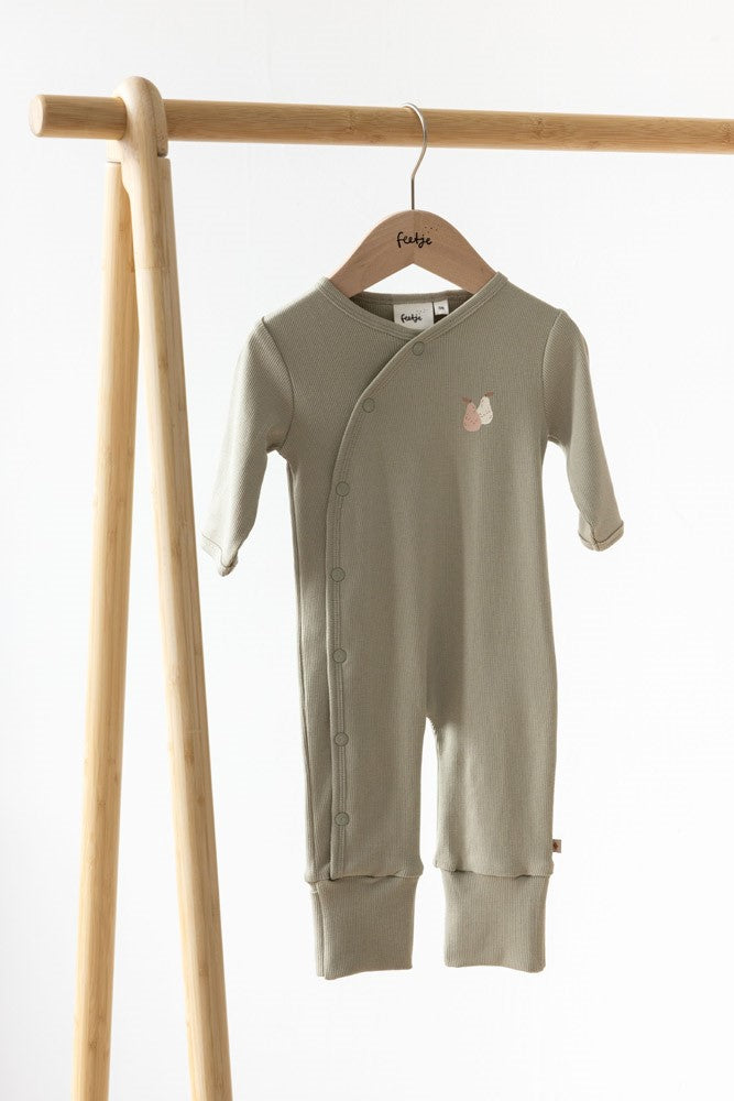 Pijama con pies bebé niño